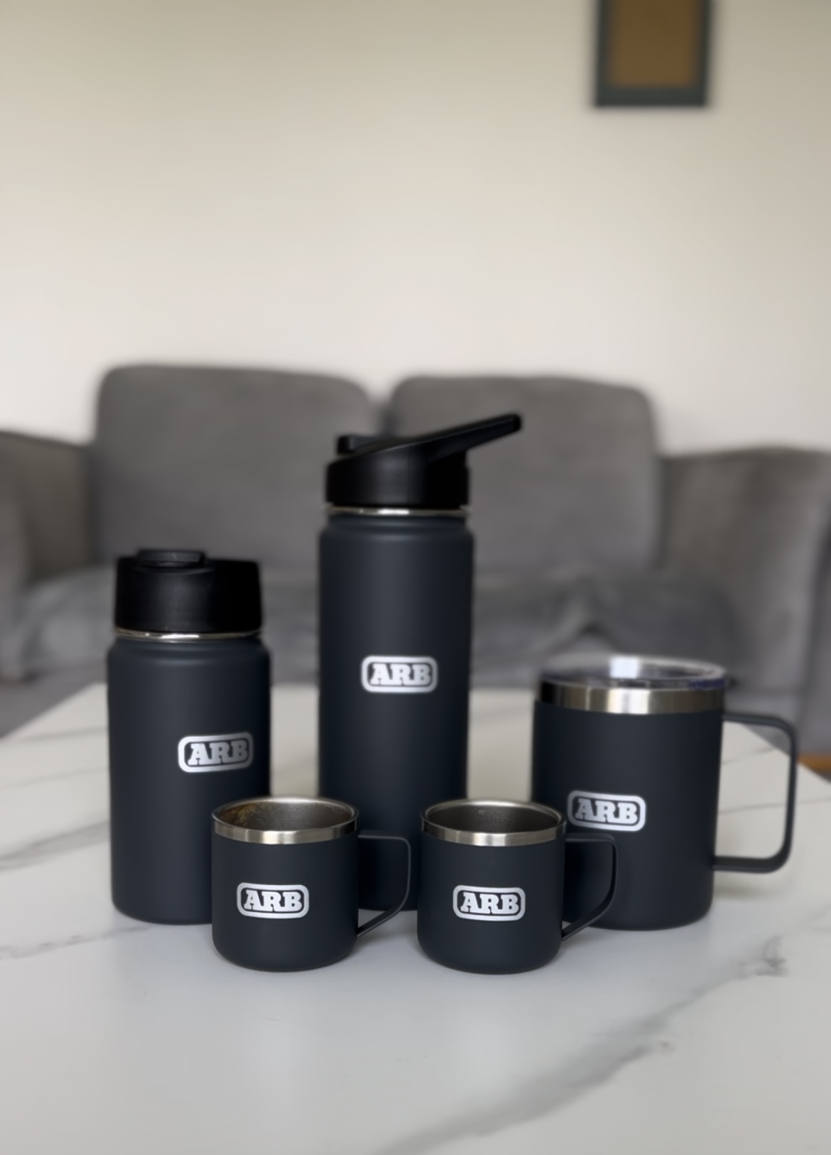 ARB FAMILE SET WITH CUPS ( cups set 5 pis + 2 base chair + 1 pinnacle table )
